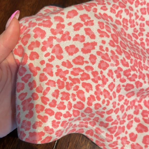 Brandy Melville pink leopard print tank top with a little bow on the top. - Picture 4 of 4